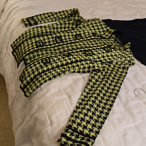 Ming Wang 2 Pieces Green and Black Blazer Classic Tailored Design And Top - Picture 7 of 16